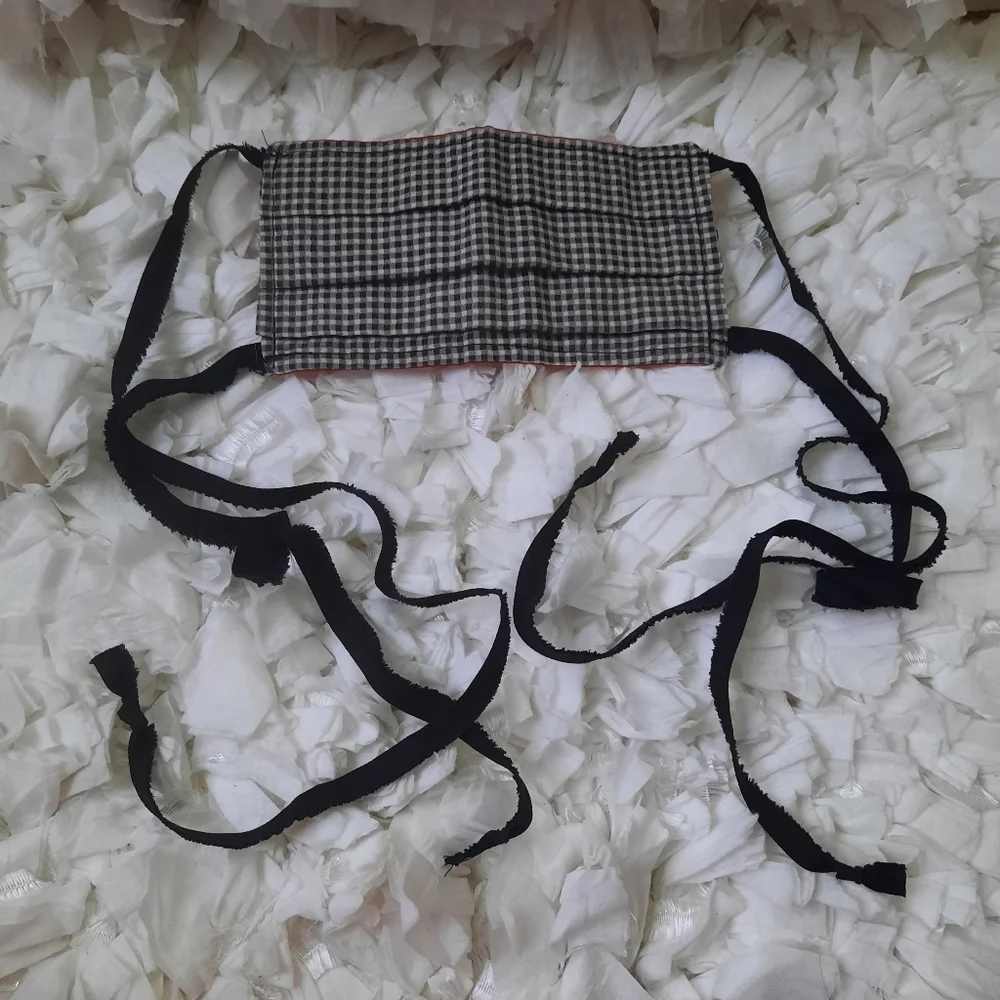 Reversible Face Mask Red and Black / White Checkerboard Ribbon Tie Sides VGUC OS